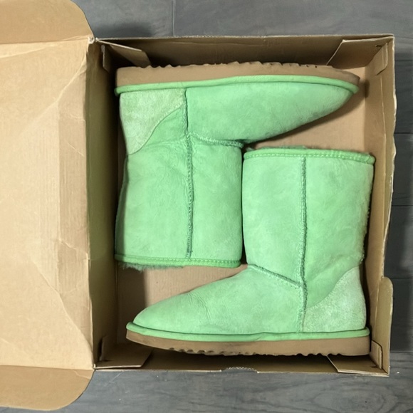 Y2K Vintage Ugg Classic Short Boots Size 6 - Picture 10 of 14